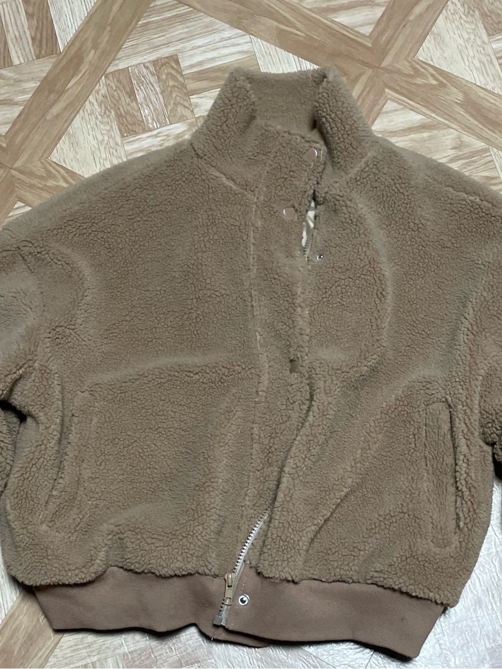 Le Lis woman’s Cozy Sherpa Jacket - brown